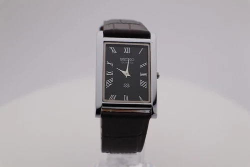 Vintage Seiko Slim Quartz Black Dial Men's Wrist Watch with Dark Brown Strap