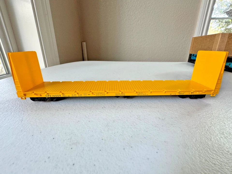 Roundhouse #1318 HO built 60' Bulkhead Flat Car-Oregon Pacific East #16009 w/box - Image 3 of 4