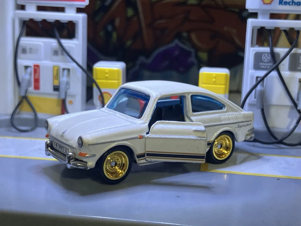 Matchbox 50th Anniversary Superfast '65 Volkswagen Type 3 Fastback - Image 4 of 4