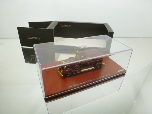 TSM 124312 CADILLAC DELUXE TUDOR "LAST EMPEROR OF CHINA" -RED 1:43- GOOD IN BOX - Imagen 4 de 11
