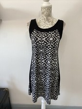 STOCK SHOP BLACK & WHITE SLEEVELESS STRETCH SHIFT DRESS SIZE 14