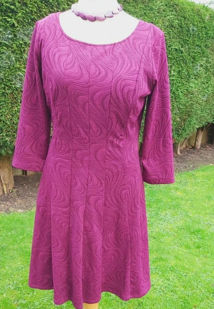 Robe Ronni Nicole 'O So Slim' Taille 10 - Manches 3/4 Violet Abstrait - Neuf Avec Étiquettes