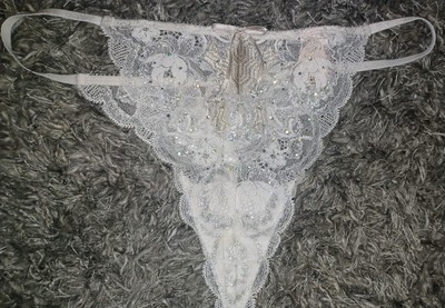 NeW Vs Vintage 2012 Studded V-string Panty Size Medium White Shimmer Plz Read