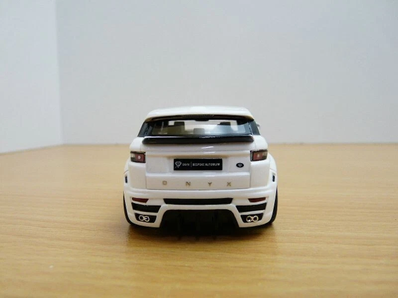 RANGE ROVER EVOQUE blanc préparé par ONYX 1/43 5 portes - Immagine 4 di 4