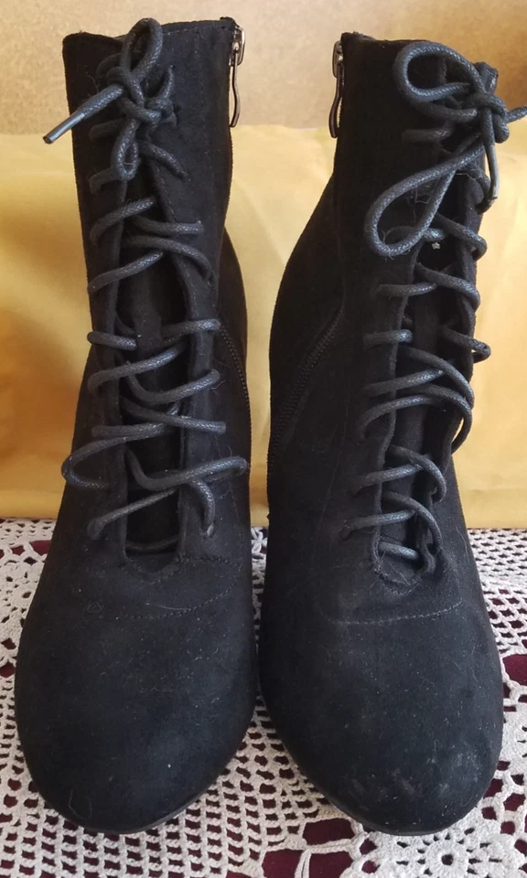 Botines de gamuza con cordones de caña alta SPOT ON #F50854 negros para mujer Foto 2 de 4