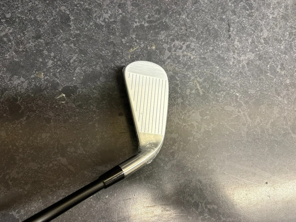 LEFT HANDED TITLEIST U505 #1 UTILITY IRON - ACCRA TOUR Z GREEN STIFF FLEX SHAFT - Image 4 of 4