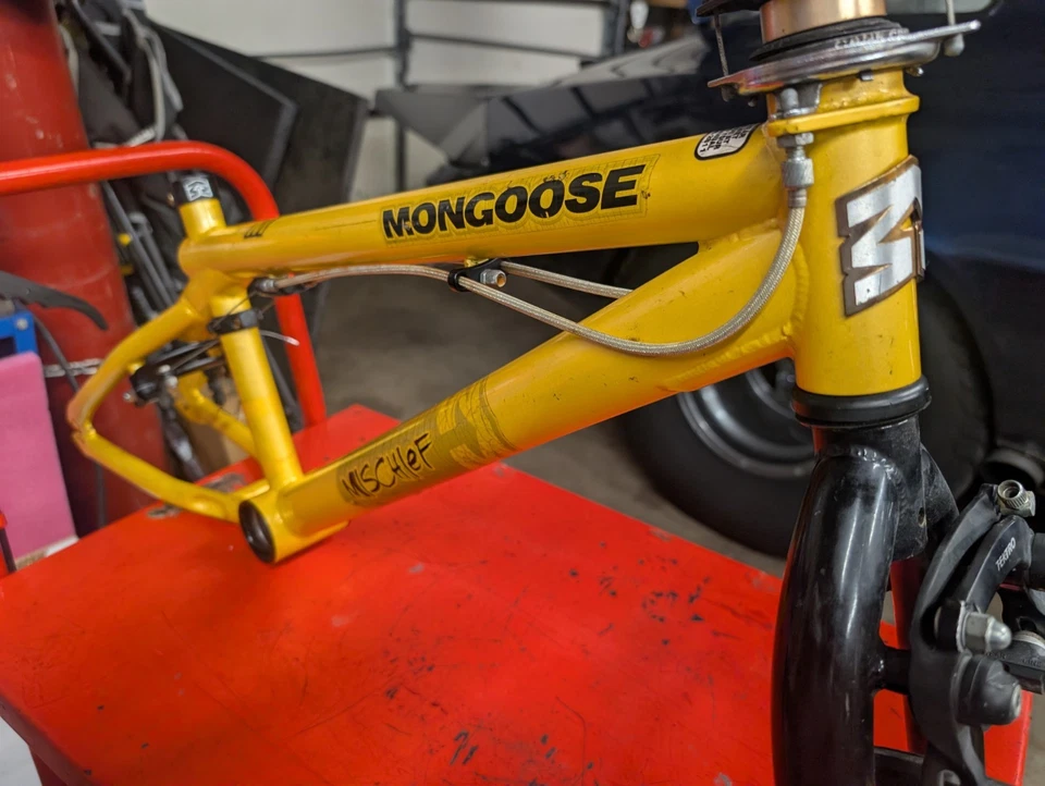 Mongoose Mischief Crmoly 2001 20” frenos BMX, horquillas, ejes Mid Sch1 9,5TT 9/16 Foto 2 de 4