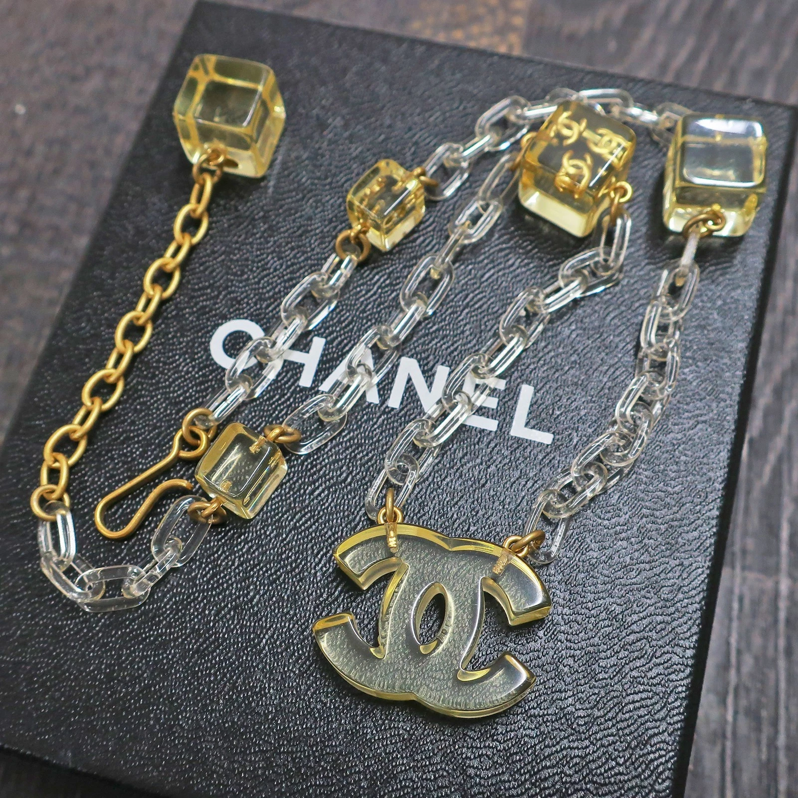 CHANEL Plastica CC Loghi Cubo Trasparente Charm Collana Vintage Ciondolo #942c Rise on