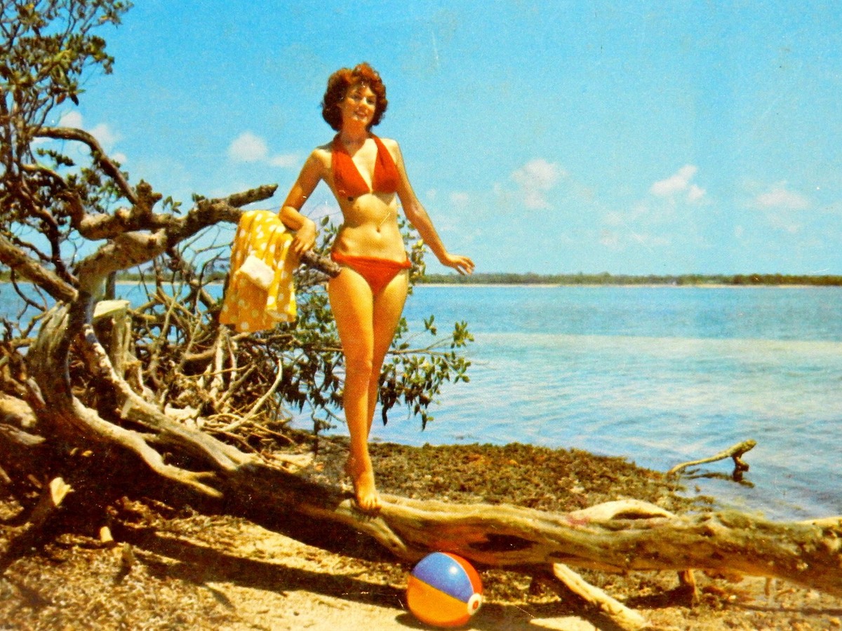 Jumbo 9x7 Vintage Kodachrome Post Card, Florida Beach Ball Bikini