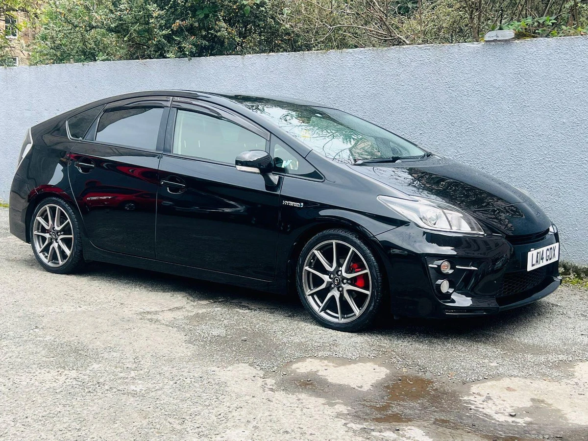 Black toyota sale prius