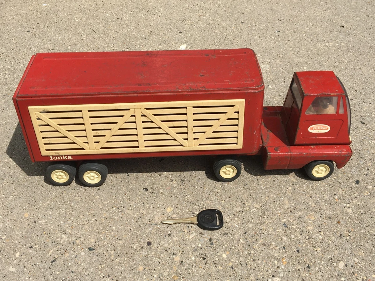 Vintage Tonka Red Semi and Livestock Trailer Metal Pressed Steel