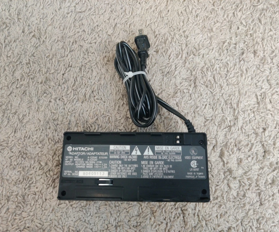 Cargador de batería para videocámara Hitachi A-C25AT 14V 1.2A adaptador de CA - usado Foto 3 de 4