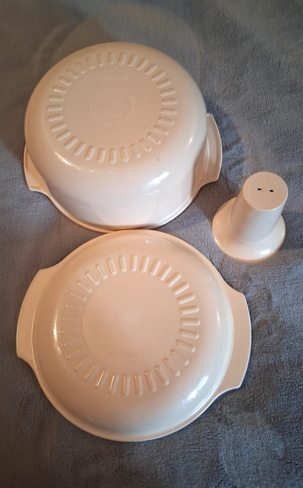 Tupperware Stack Cooker 3 Qt Ciotola Profonda, Coperchio, Cono Mandorla per Microonde Set 3pz - Immagine 2 di 4