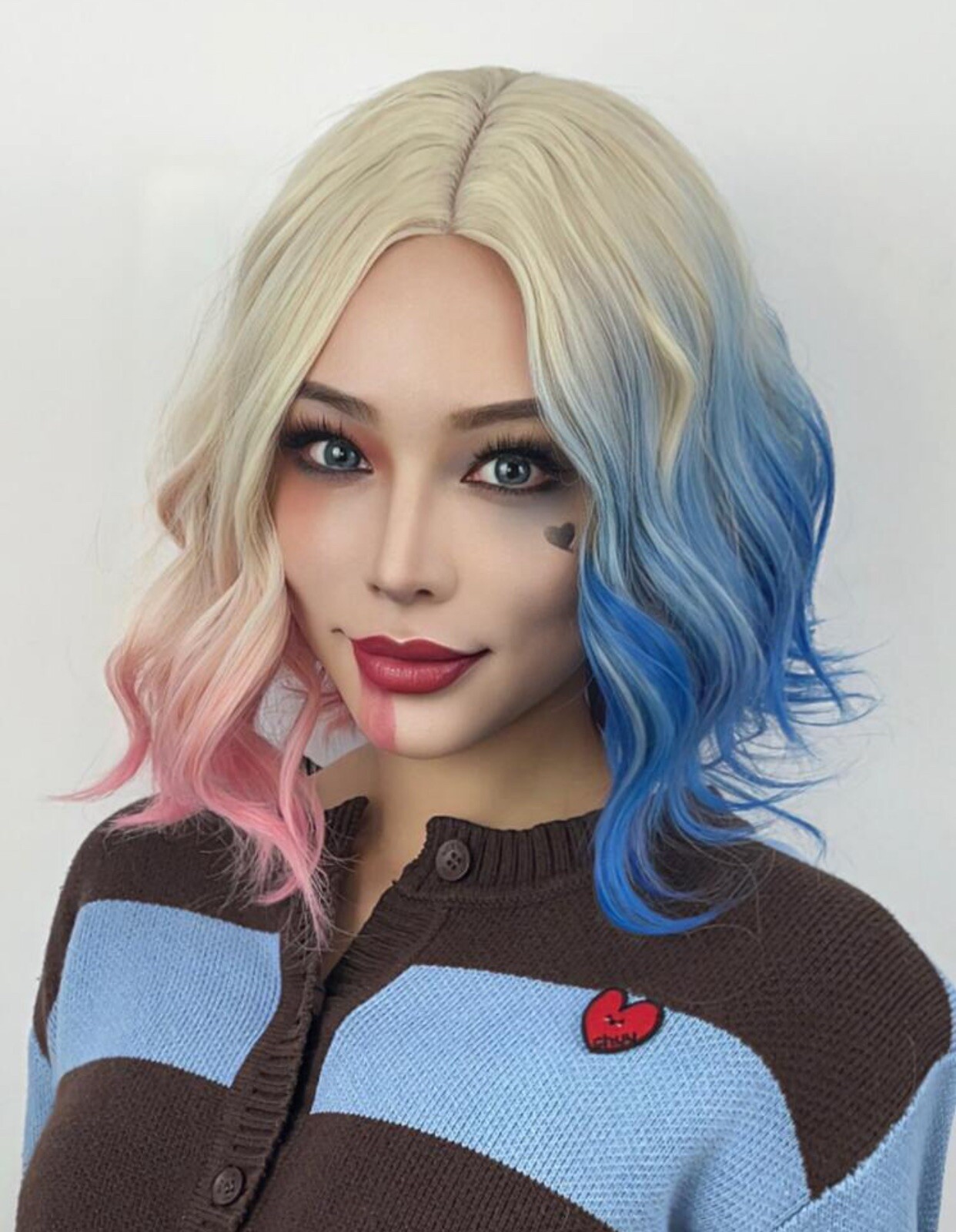 Perruque courte ondulée blonde bleu rose idéale pour vos soirées cosplay et festivals d'été