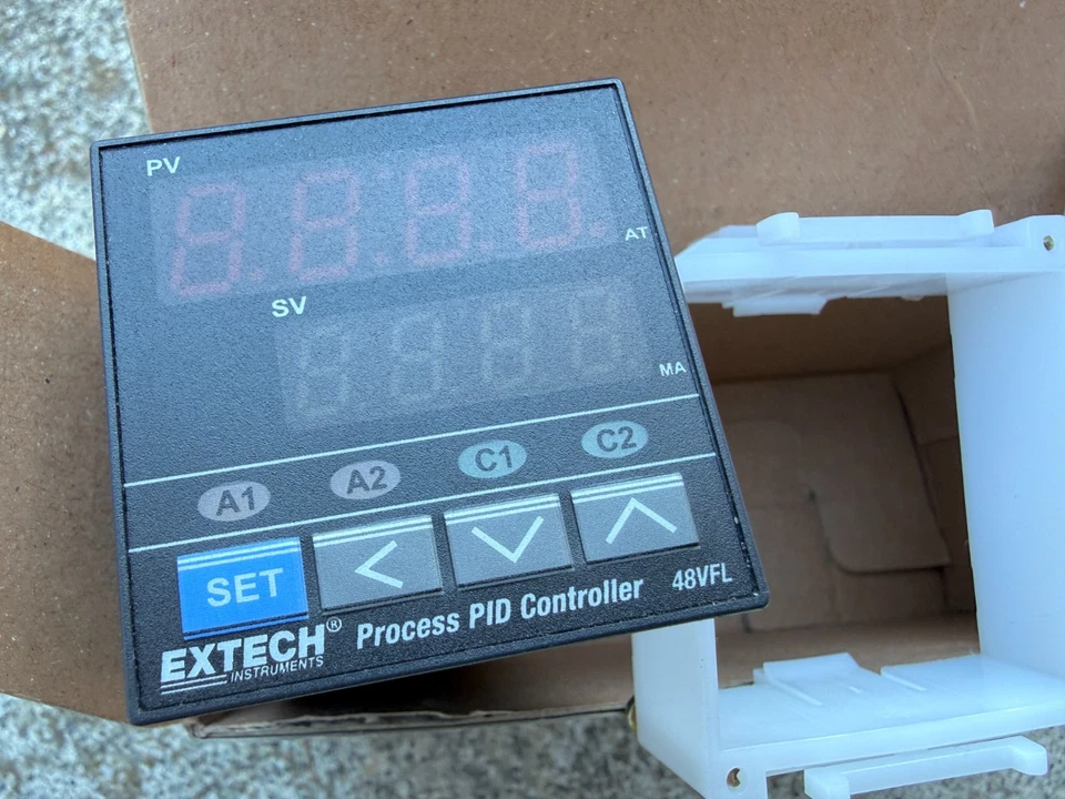EXTECH 48VFL13 48VFL Temperature Process PID Controller T/C 4-20mA -BRAND NEW - Image 3 of 4