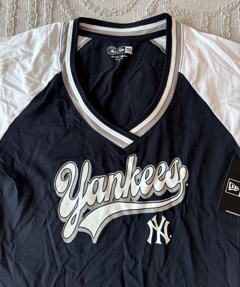 New Era MLB New York Yankees Short Sleeve VNeck Tee Tshirt Women’s