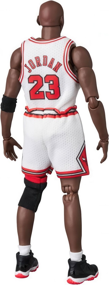 Chicago Bulls Michael Jordan 6.7in Action Figure Mafex No