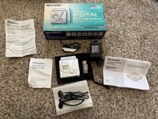 Sharp MD-MT90 S Portable Minidisc Player  Recorder Walkman - With Remote