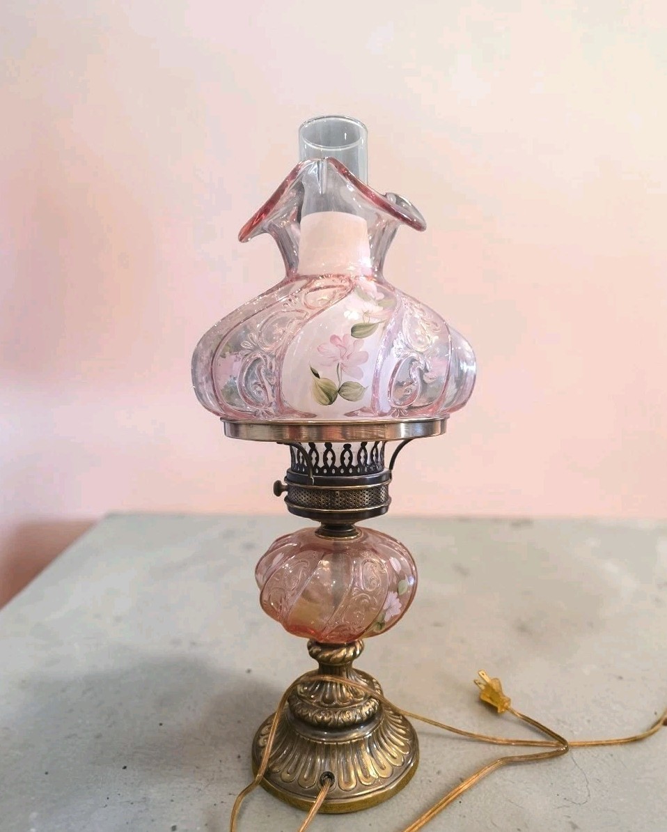Vintage Fenton Marilyn Wagner Dusty Rose Hand Painted Floral Parlor Lamp Signed
