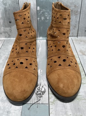 New Women's Boots Round Toe Brown Suede Ankle Boot NEW Size 11 Array Aspen