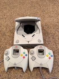 SEGA Dreamcast HKT-3020 Home Console - White (Includes Two Controllers)