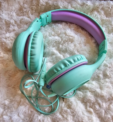 Mpow 3.5mm Wired Kids Heaound Volume Limited Safe Over Ear Headset Green Purple 