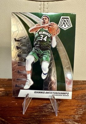 Panini Mosaic 23-24 Giannis Antetokounmpo Bucks Elevate #12 - NEW