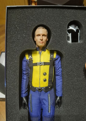 In Stock! CGLTOYS X-Men Magneto Max Eisenhardt Fassbender 1/6 Action Figure MF14 - Picture 14 of 14