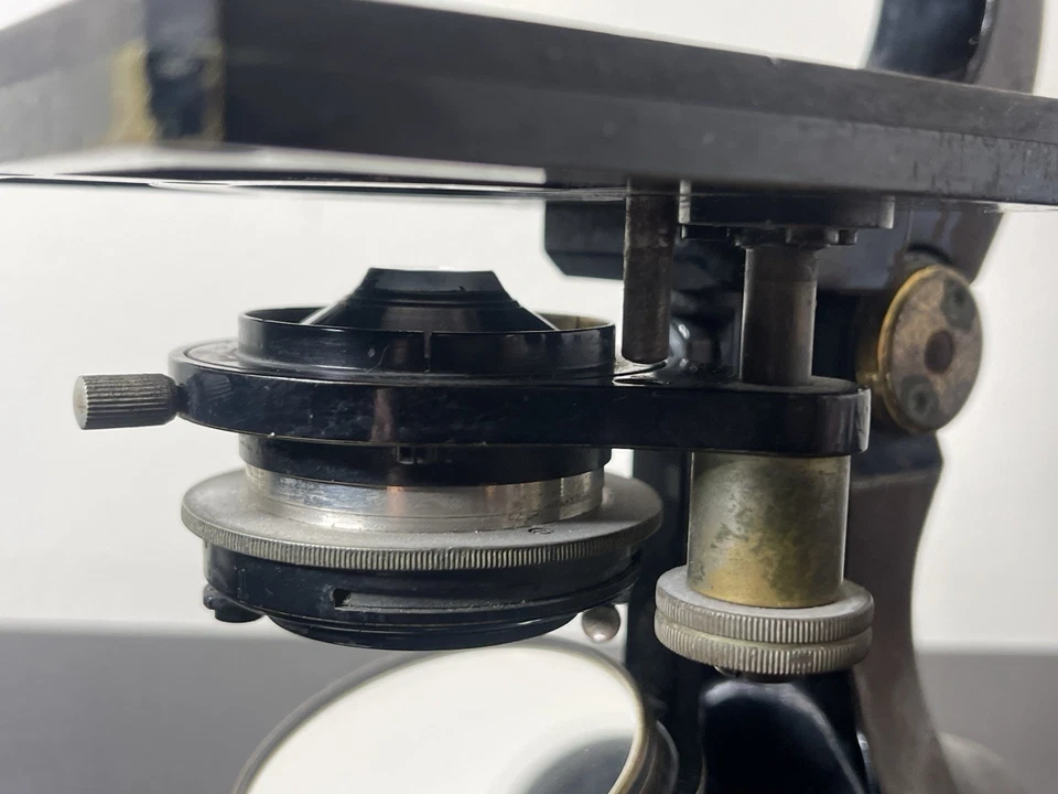 Antique Ernst Leitz Wetzlar Microscope No. 208594 - Image 3 of 4