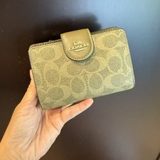 Coach Medium Corner Zip Wallet In Signature Canvas CW786 Olive