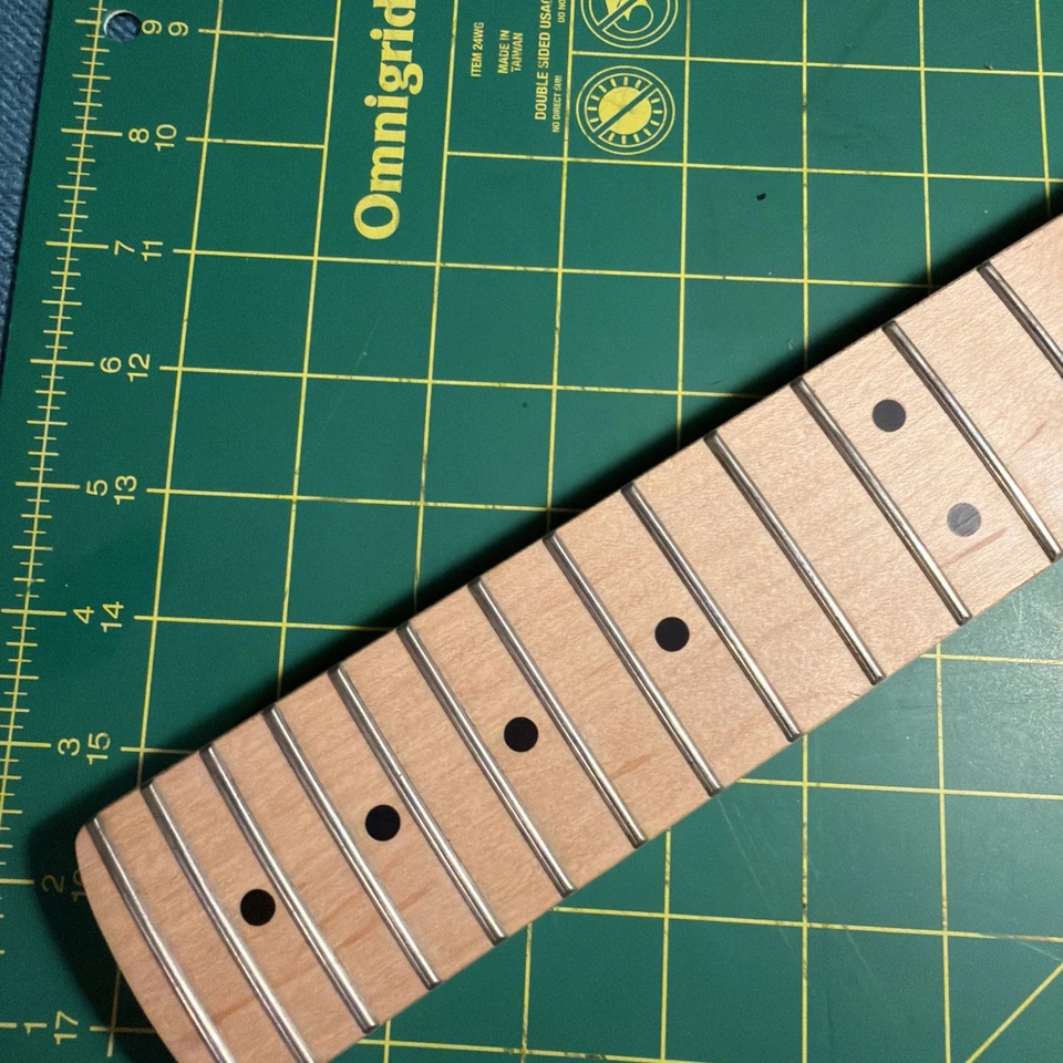 Fender Squier STRAT Electric Guitar neck maple 22 fret W/ Tuners CLEAN - Image 2 of 4