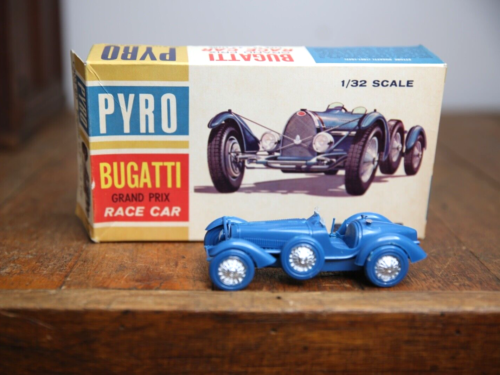 Vintage Pyro Bugatti Grand Prix Racer model car kit plastic box 1/32 scale built