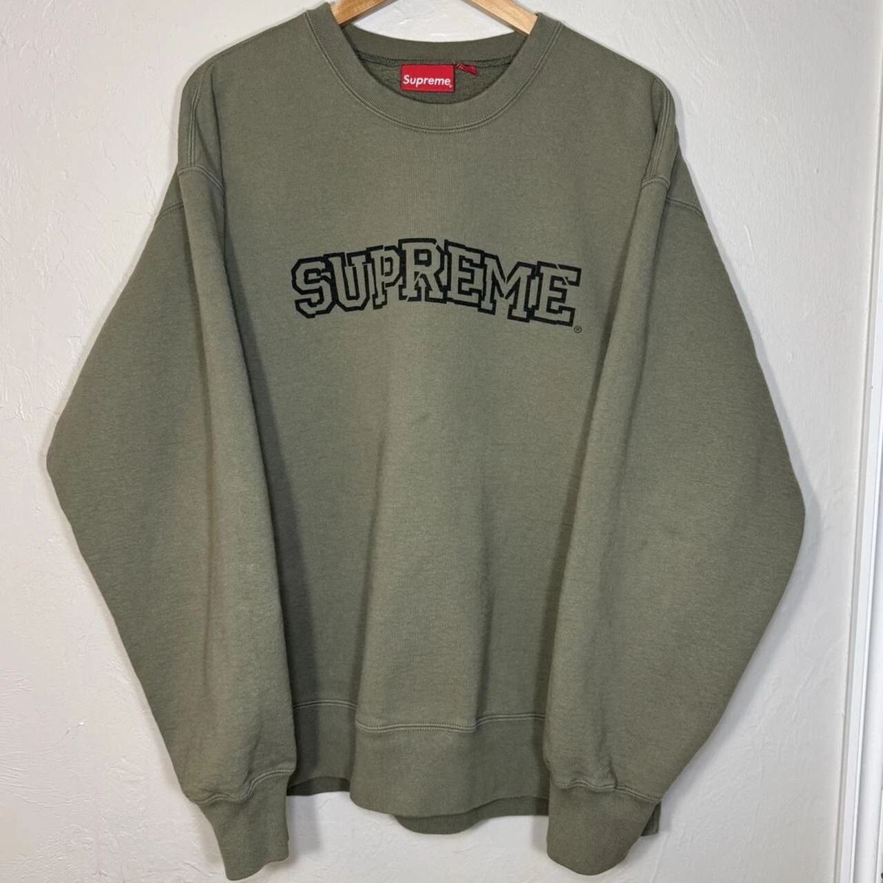 Sweat col rond lourd Supreme FW21 XLarge logo brisé vert olive
