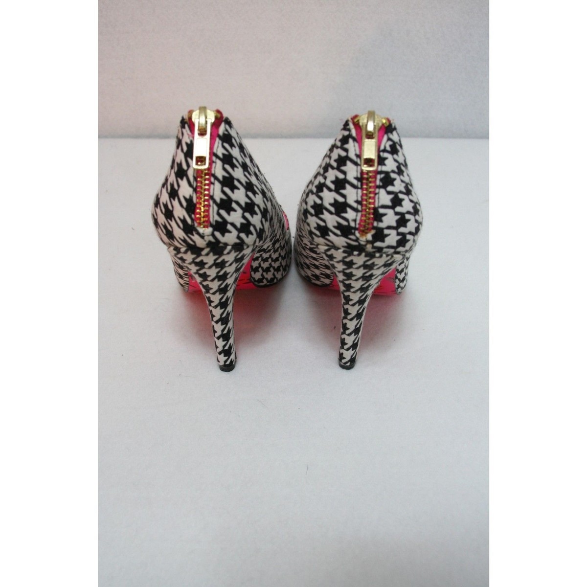 みんと Betsey Johnson TAYLR Black & White Houndstooth Women Heels Pumps