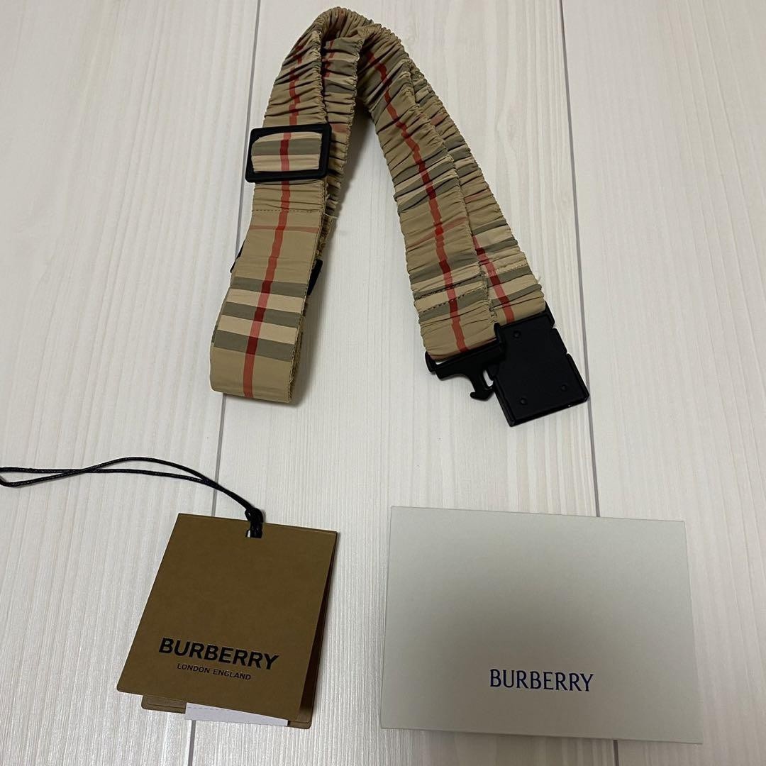 Burberry reversible down jacket in excellent cond… - image 9