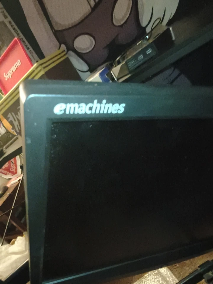 Configuración de 6 monitores Foto 3 de 4