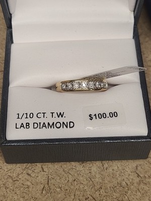 Diamant Brillanz 1/10 Karat T.W. Lab-Grown Diamond Band Gold over Silver