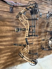 Bear Moment RH 25-30" dl 50-60lb dw with accessories!!!