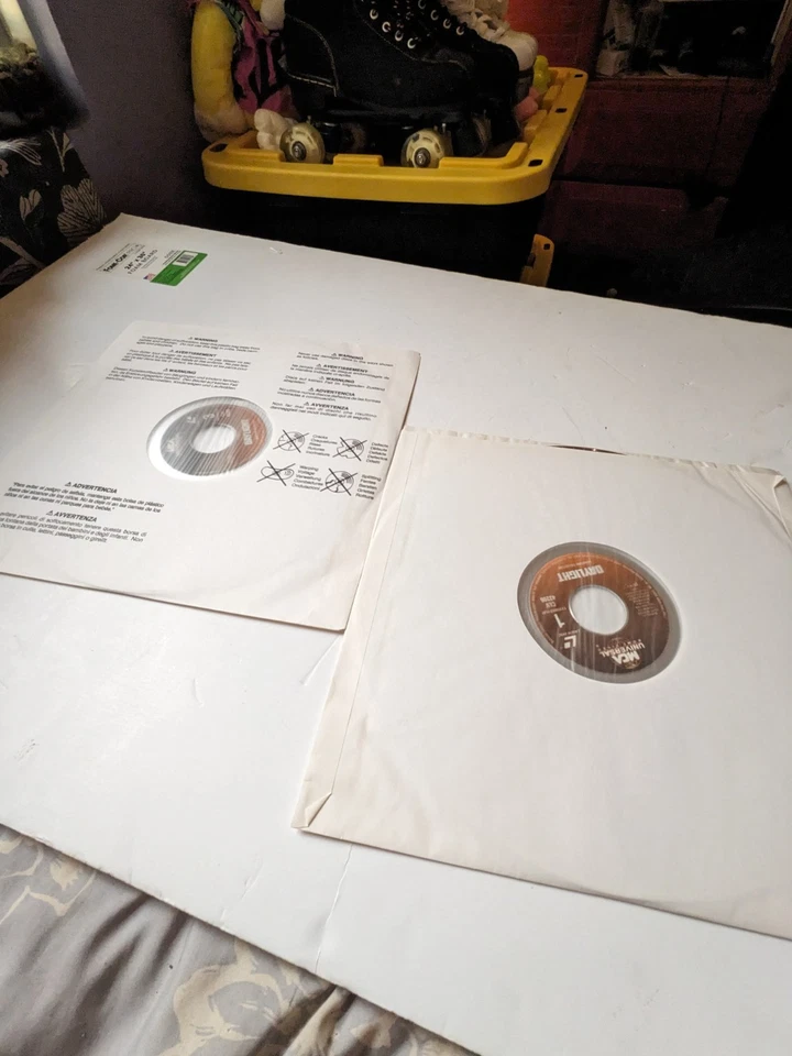 Daylight Signature Collection LaserDisc 2-Disc Set, Sylvester Stallone - Image 4 of 4