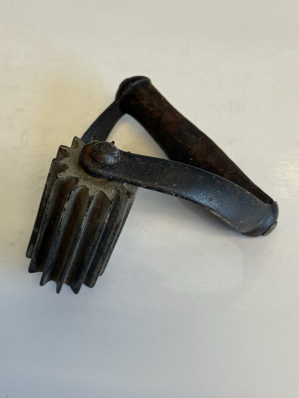 Antique Fluting Iron