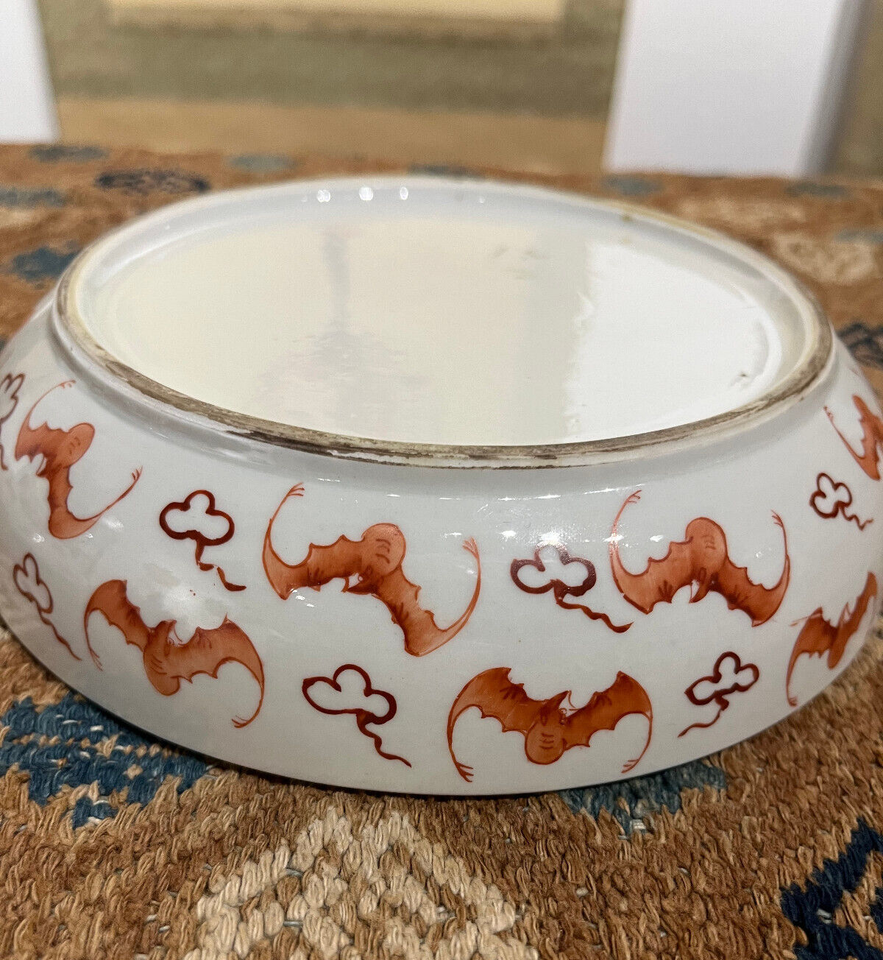 Chinese iron red decorated segmented sweet meat bowl and cover with