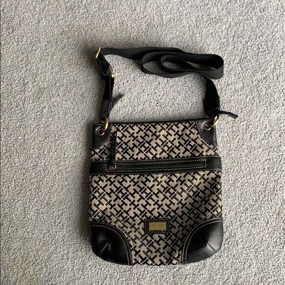 tommy hilfiger cross body purse