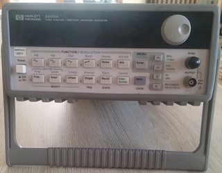 HP Agilent Keysight 33120A Generatore di funzioni 15 MHz Function Generator