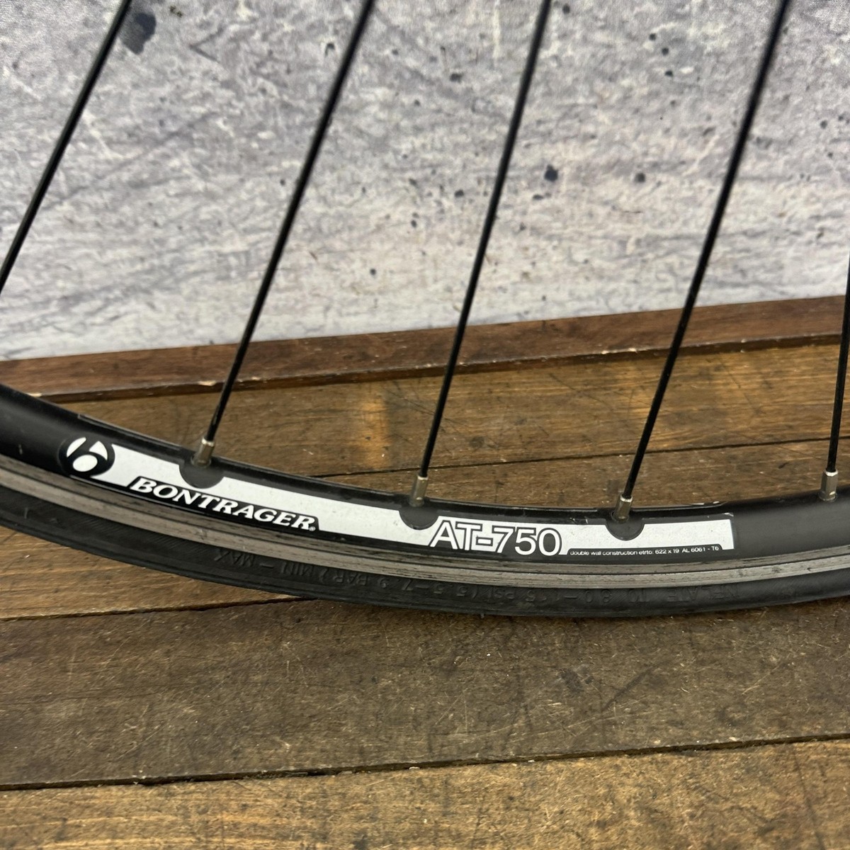 Bontrager AT-750 Front Wheel 700c 32H 32 Spoke QR Clincher Presta Bontrager AT-750 Front Wheel 700c 32H 32 Spoke QR Clincher Presta