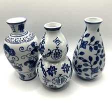 The BOMBAY COMPANY Lot Of (3) Porcelain White And Blue Chinoiserie Vases 6 1/2"