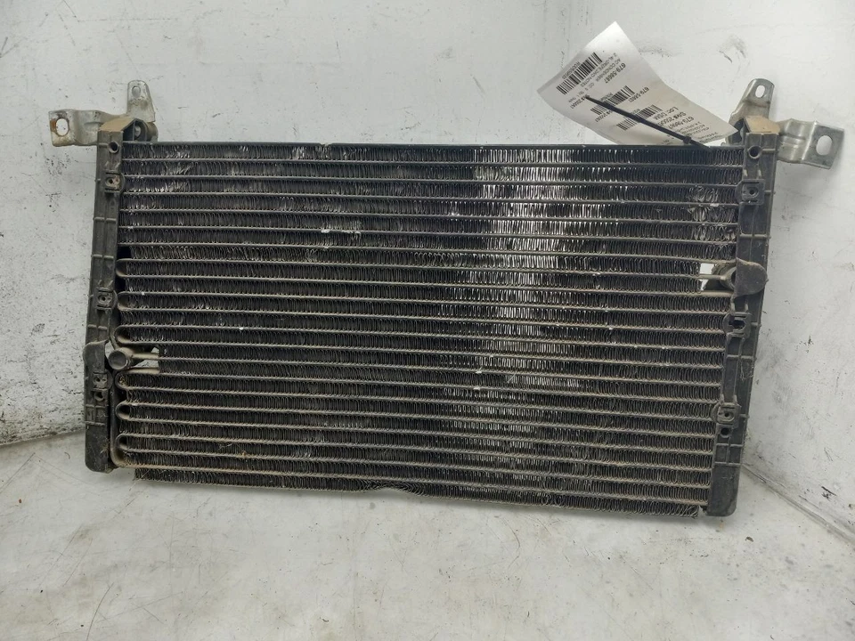 Condensador de CA a través de 5/97 para Toyota Tacoma 95-97 2,4 L condensador de CA 2 RZFE Foto 4 de 4
