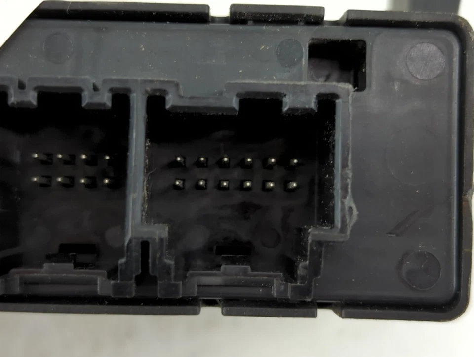 2012 Cadillac Escalade Esv Body Control Module Bcm Inner Cabin Fuse Box T7ZEX - Image 2 of 4
