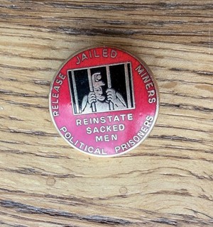 Enamel Miners Strike 1984/85 Badge Release of Jailed Miners