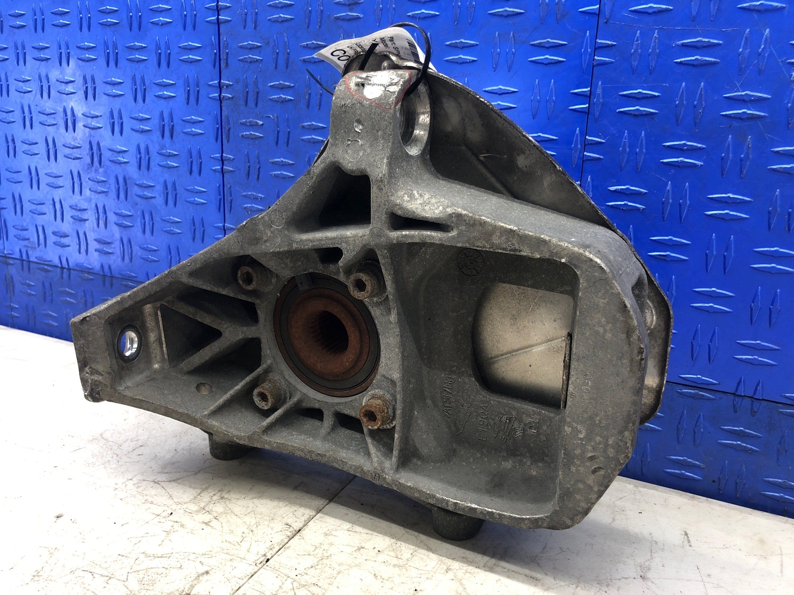 2006-2018 ASTON MARTIN VANTAGE V8 FRONT LEFT SPINDLE KNUCKLE WHEEL BEARING HUB