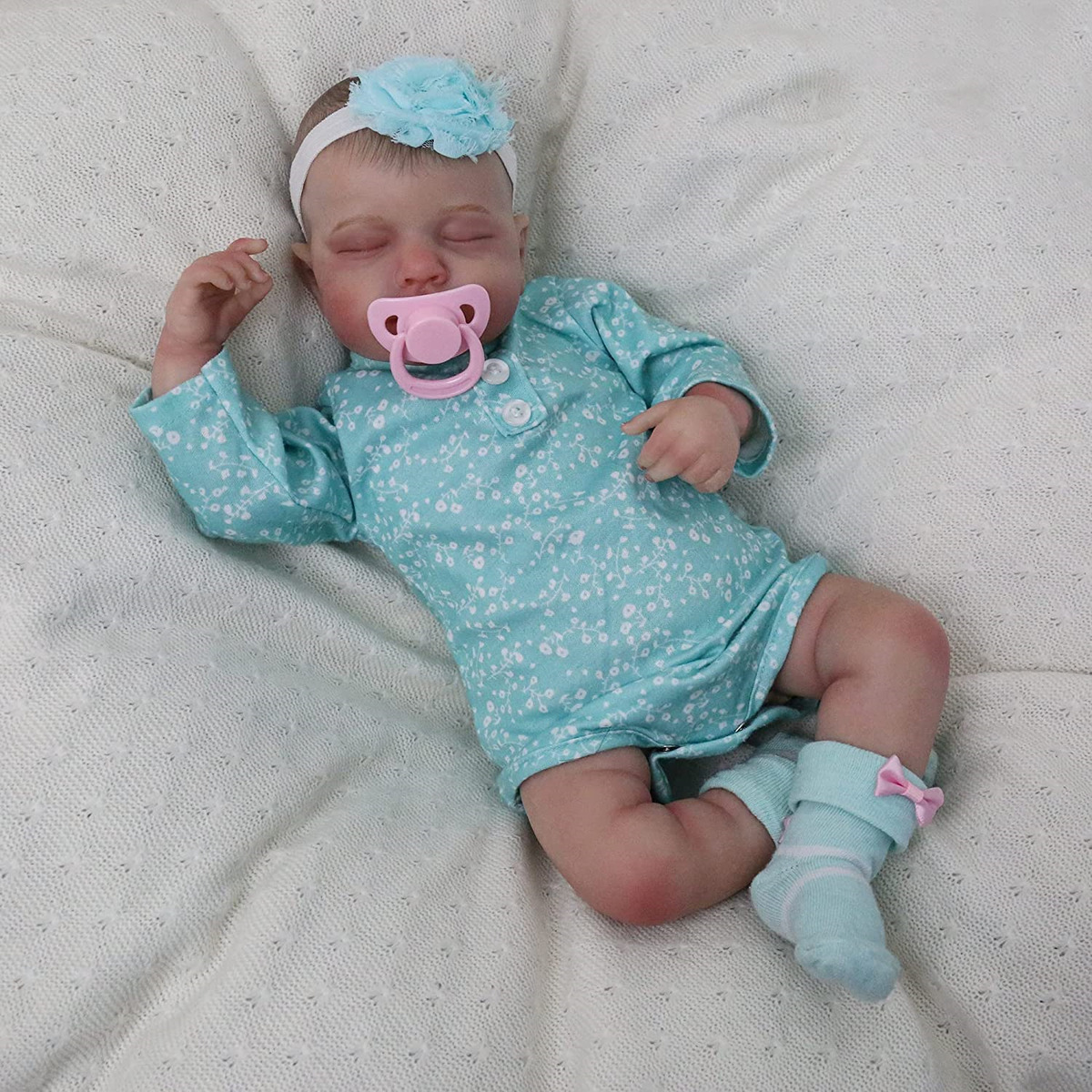 WOOROY Lifelike Reborn Baby Dolls Girl - 22 Inch Sleeping Real Life Newborn  Baby Dolls Realistic Reborn Doll/Babies That Look Real Gift for Kids Age